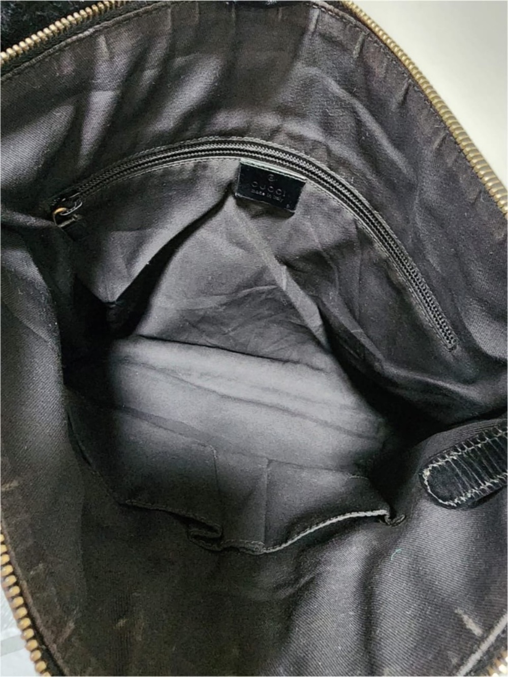 Authentic GUCCI Guccissima Signature Medium Flat Messenger Bag Black - Picture 9 of 15